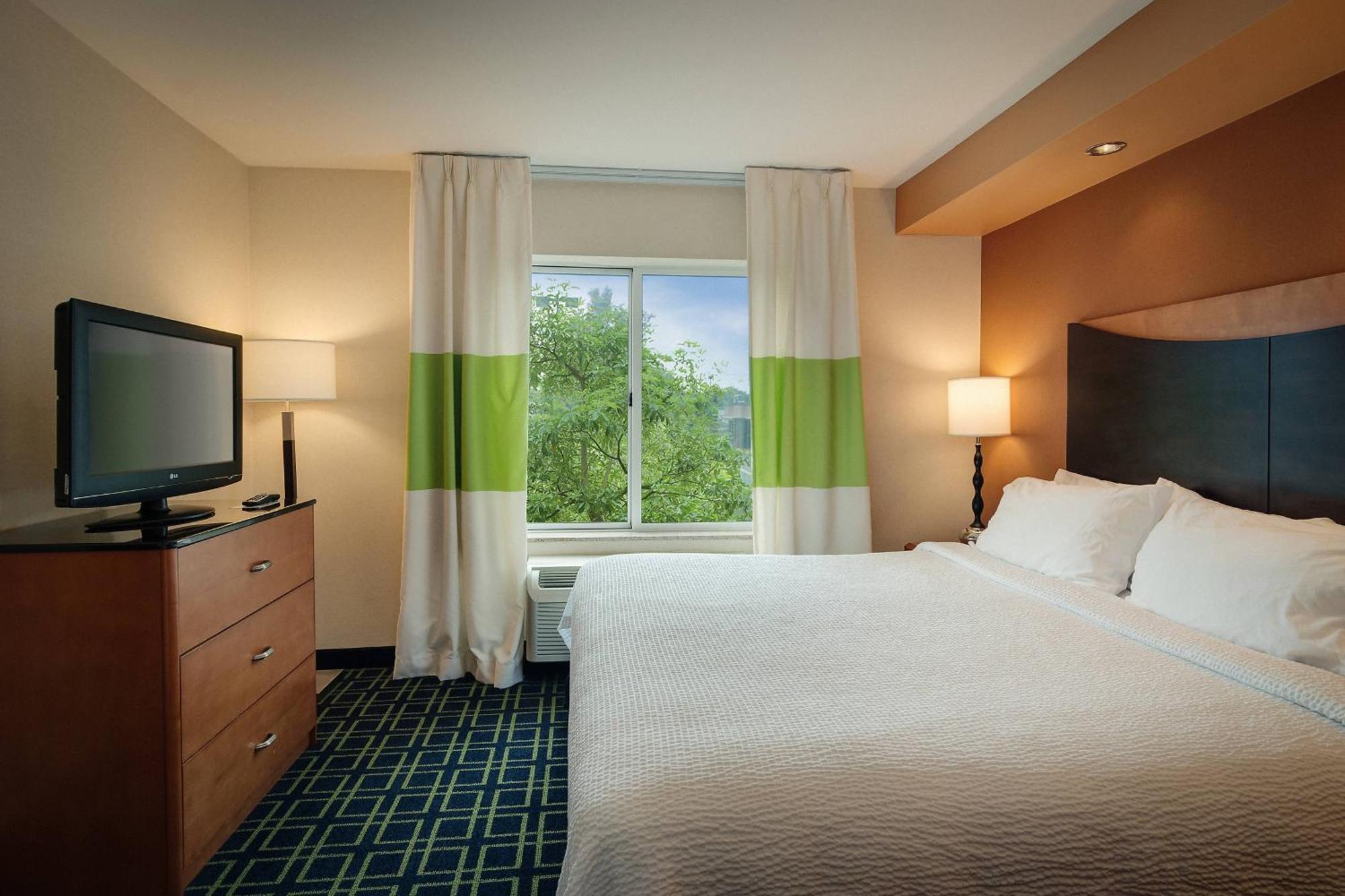 Fairfield Inn Hartford Airport Windsor Locks Exterior photo