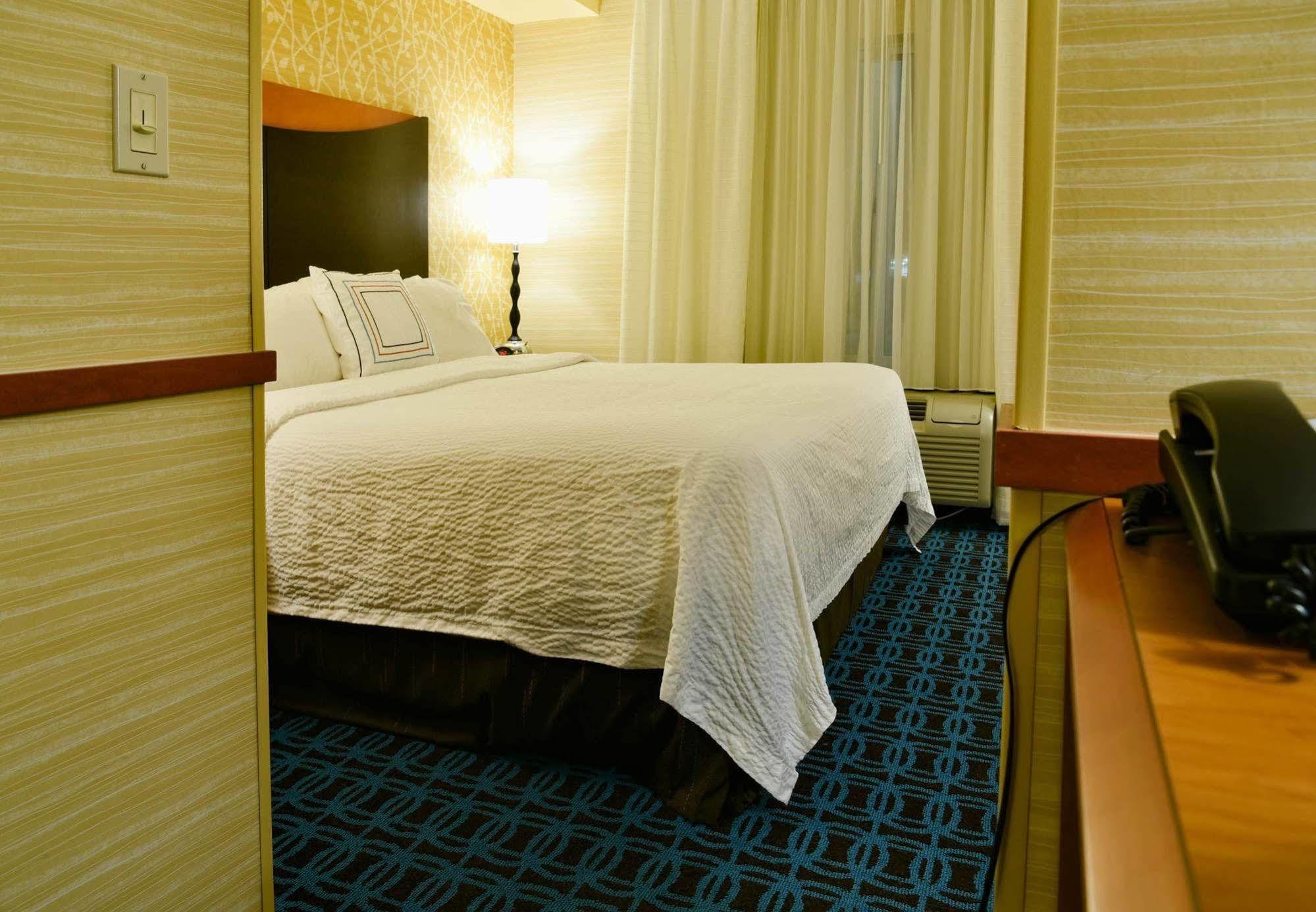 Fairfield Inn Hartford Airport Windsor Locks Exterior photo