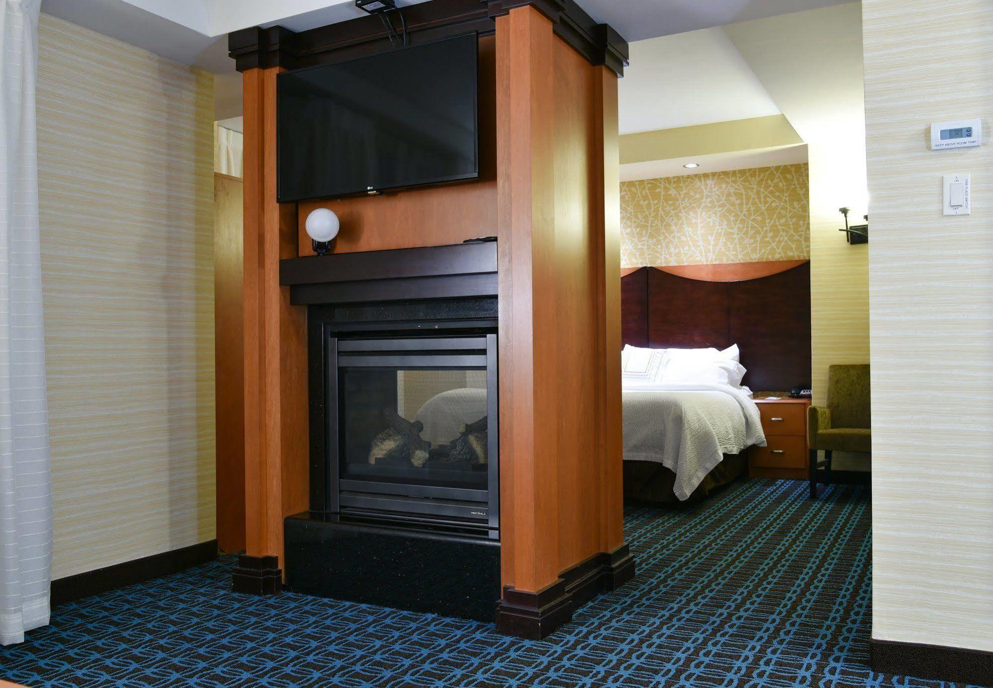Fairfield Inn Hartford Airport Windsor Locks Exterior photo